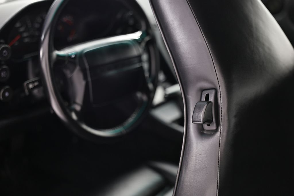 Used 1994  Porsche GTS image 29