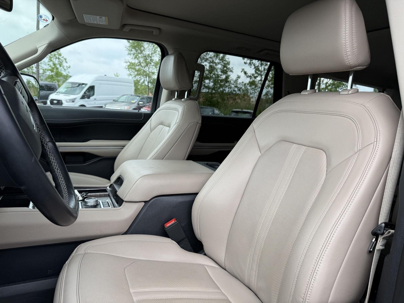Used 2024 Agate Black Ford Limited image 4