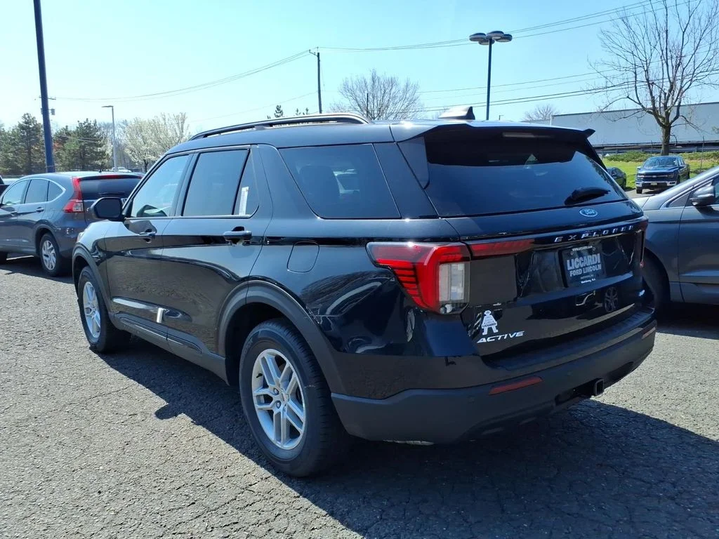 New 2026 Agate Black Metallic Ford Active image 4