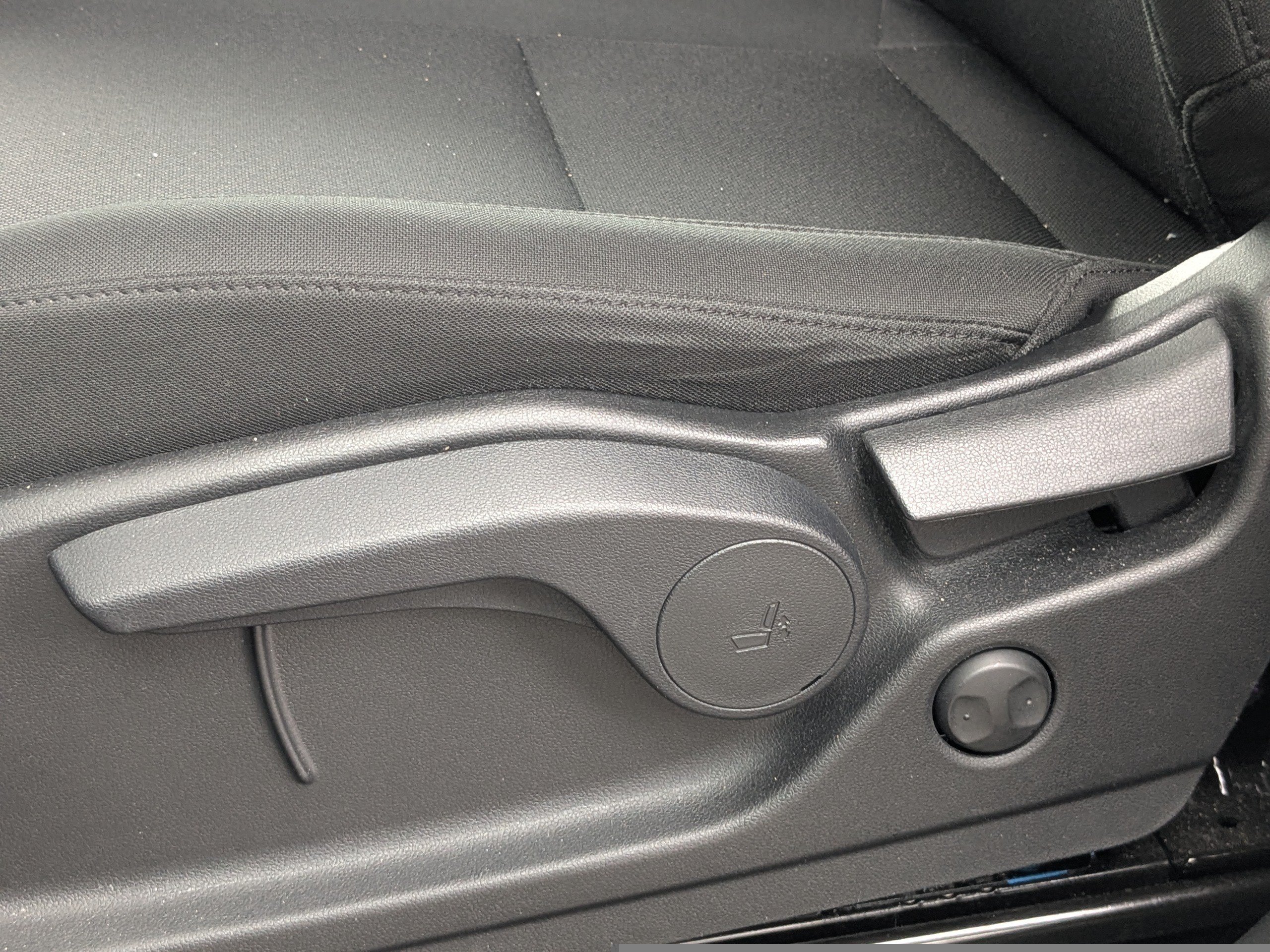 2024 Hyundai Santa Fe SE - Photo 23
