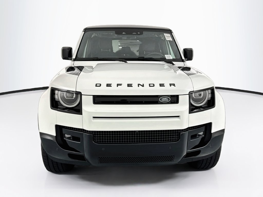 New 2026 Fuji White Land Rover X-Dynamic SE image 2