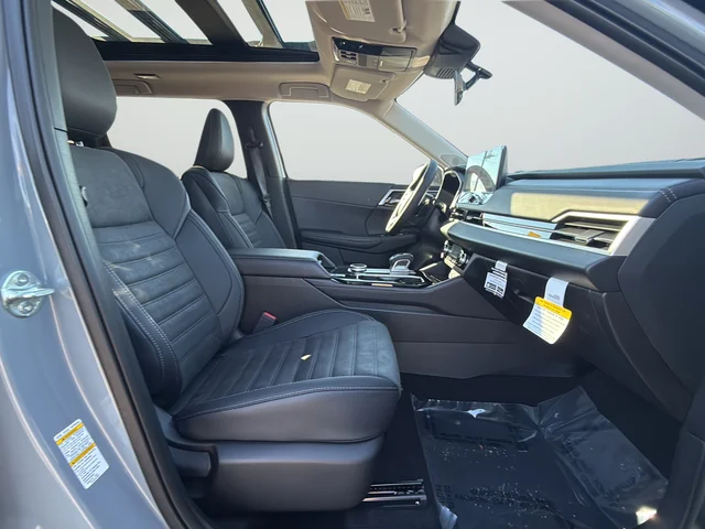 Used 2025 Gray Mitsubishi Trail Edition image 9
