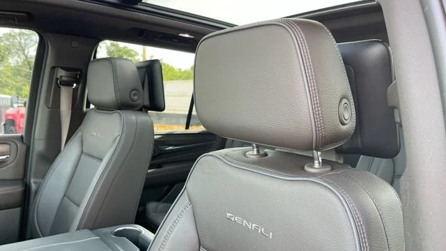 2024 GMC Yukon Denali - Photo 21