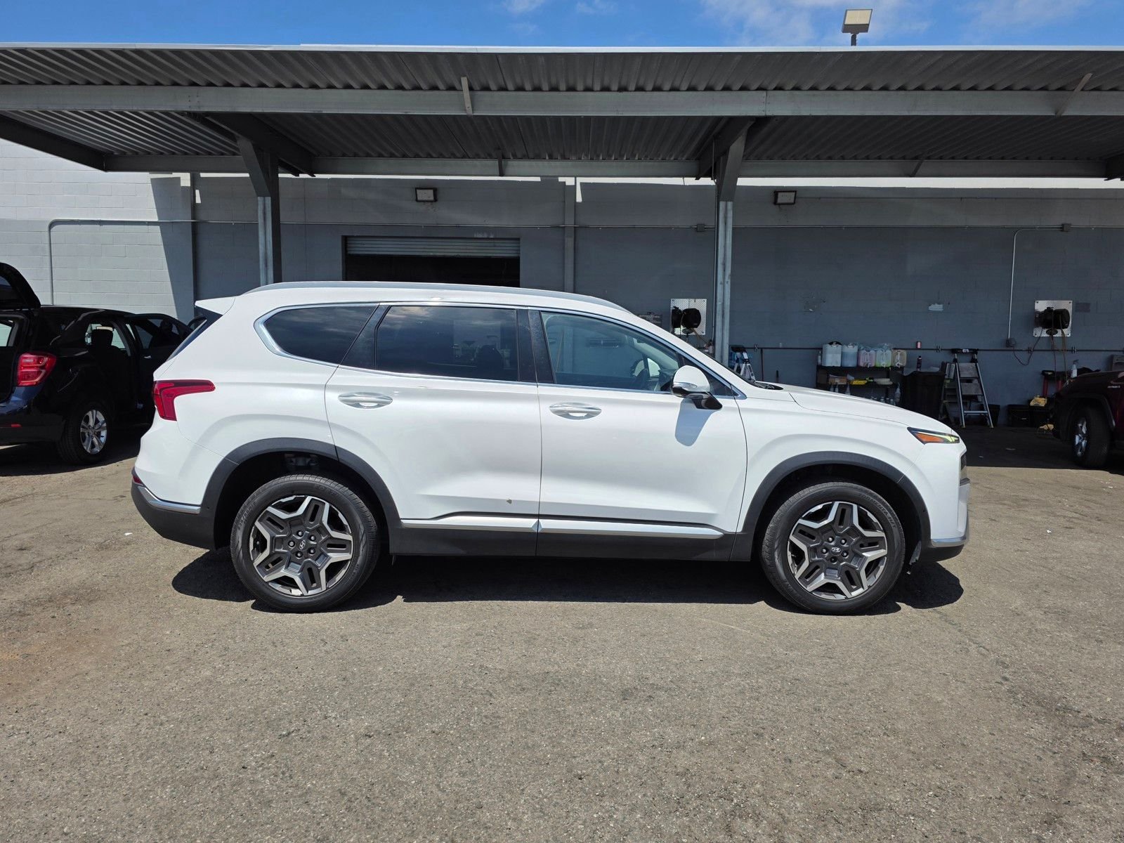 Used 2021 Cream White Hyundai Limited image 8
