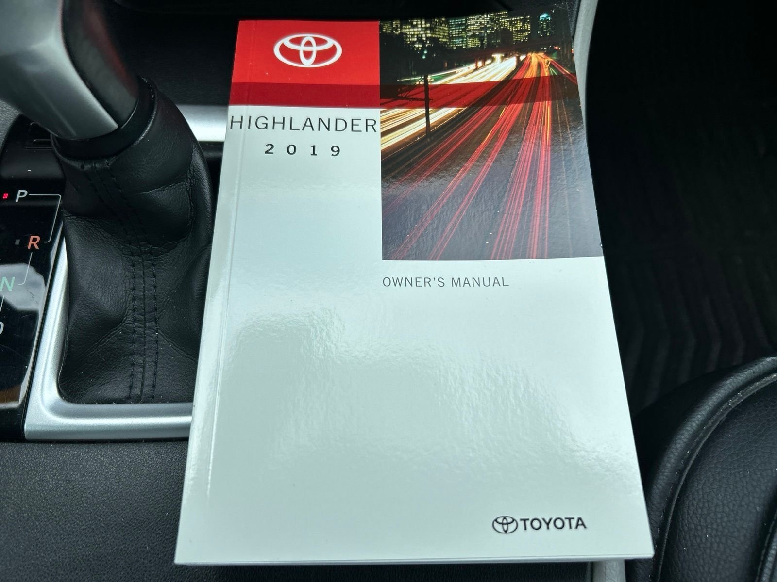 Used 2019 Gray Toyota LE Plus image 18