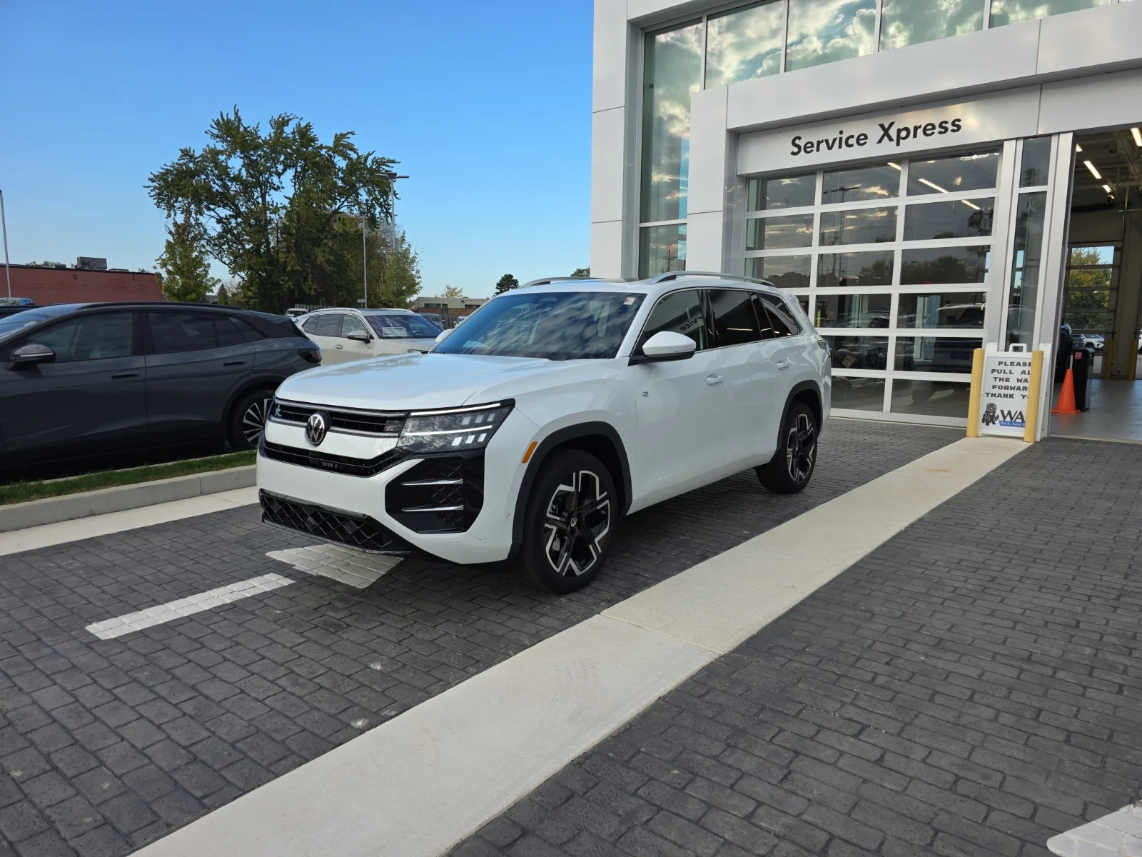 New 2027 Opal White Pearl Volkswagen SEL Premium R-Line 4Motion image 3
