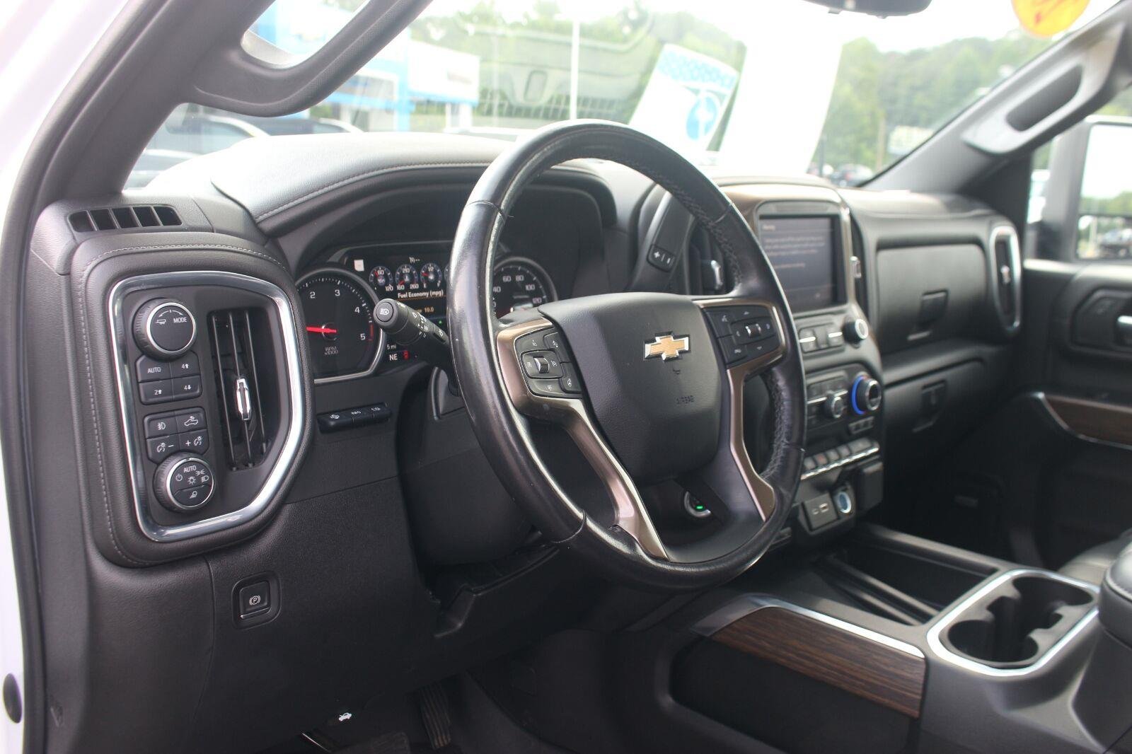 Used 2023 IRIDESCENT PEARL TRICOAT Chevrolet High Country image 18