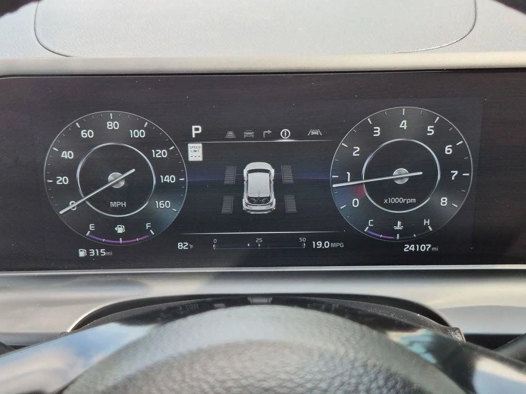 Used 2024 White Kia SX image 16