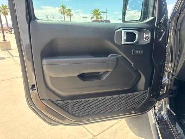 New 2026 Granite Crystal Metallic Clearcoat Jeep Rubicon image 20