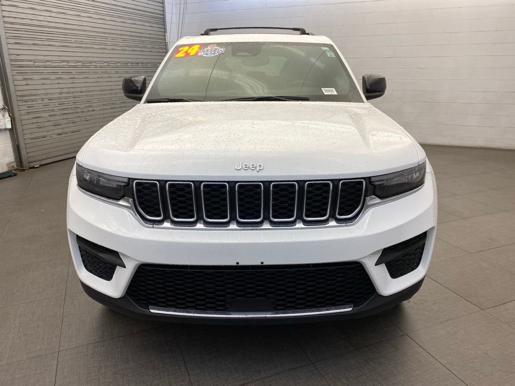 Certified Used 2024 White Jeep Laredo image 3