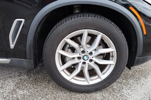 Used 2020 Black BMW xDrive40i image 15