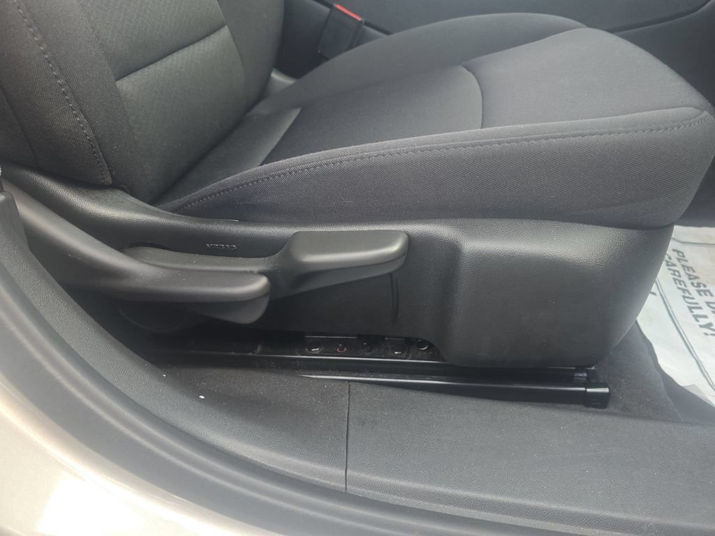 Used 2022 MINERAL GRAY METALLIC Chevrolet LT image 33