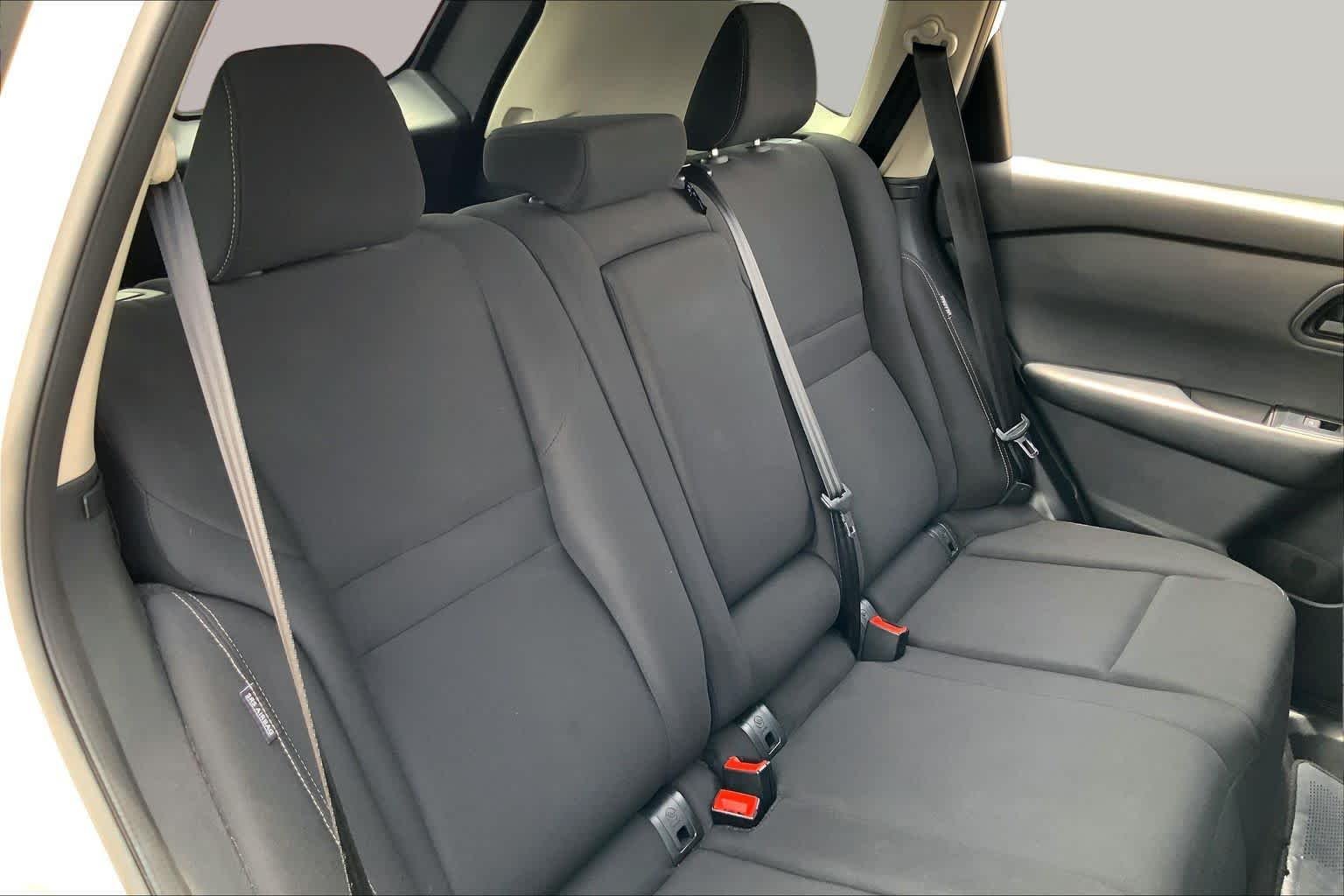 Used 2024 Glacier White Nissan S image 19