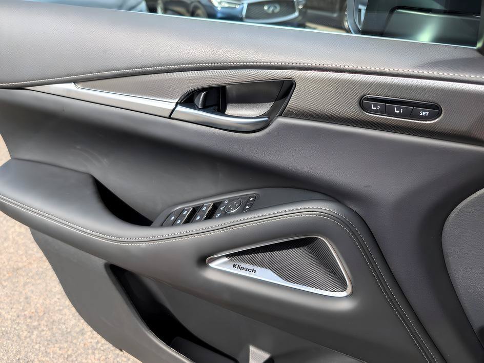 Certified Used 2026 Mineral Black INFINITI LUXE image 10