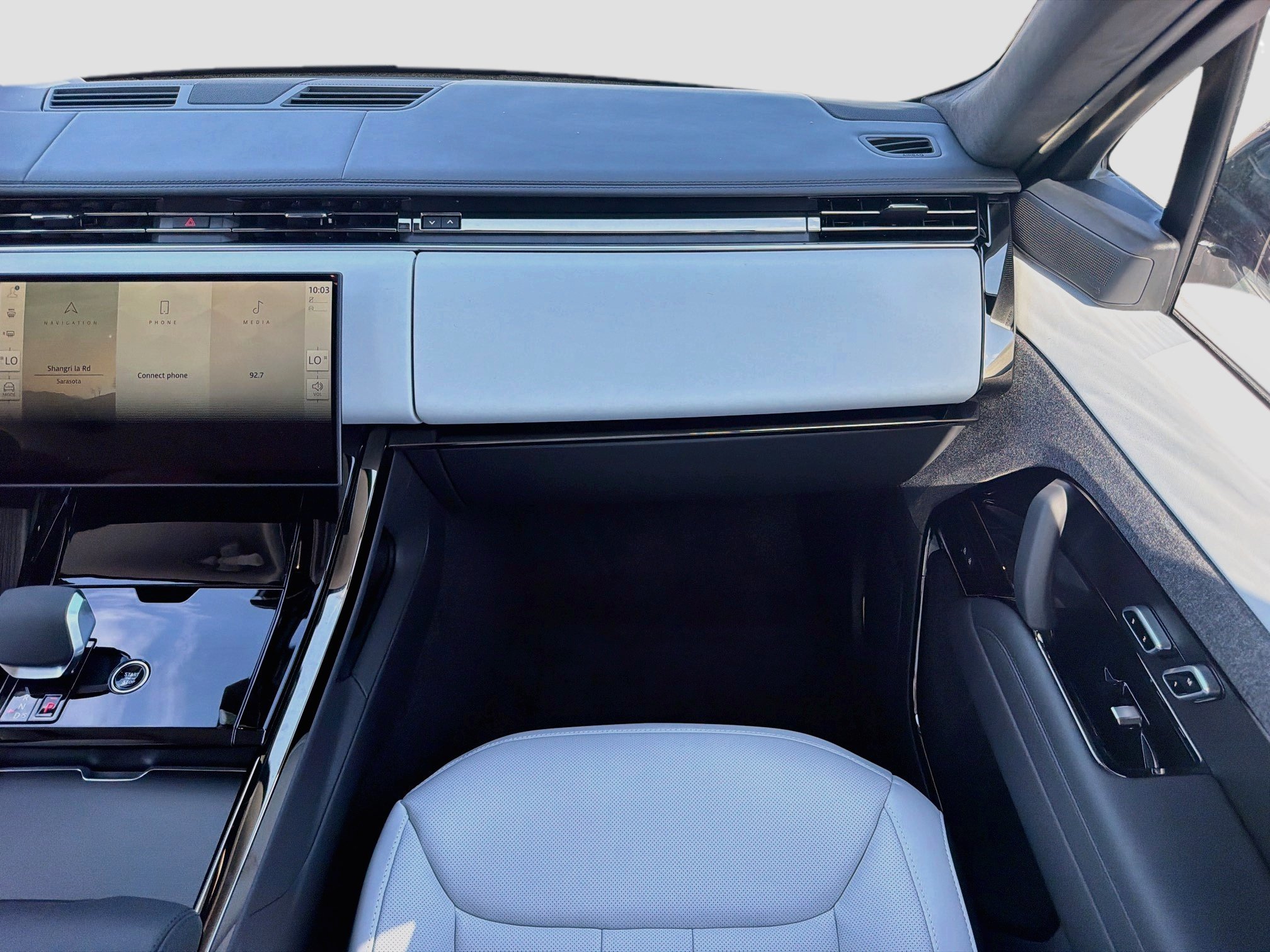 New 2026 Borasco Grey LAND ROVER Autobiography image 19