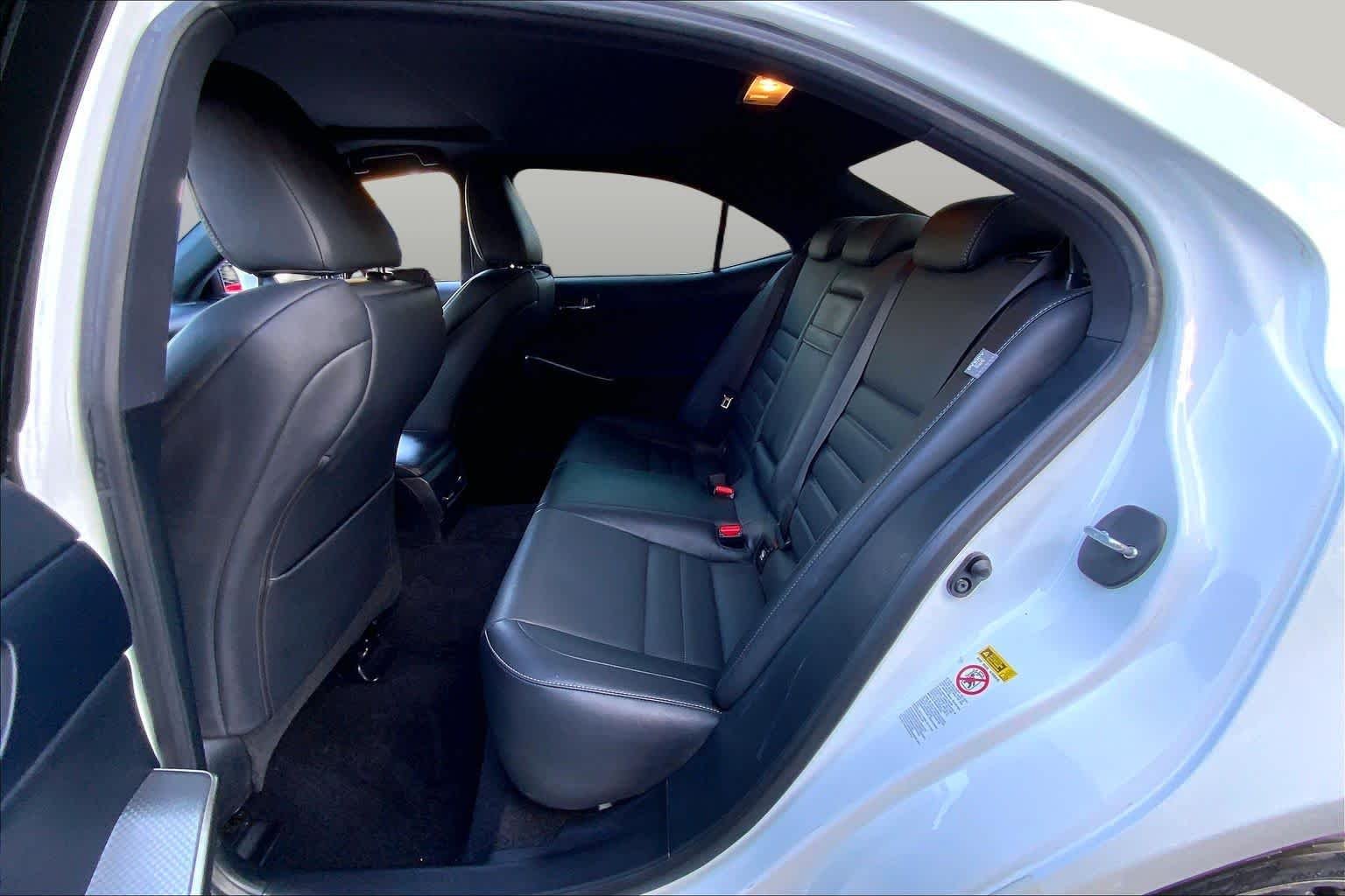Used 2014 Ultra White Lexus  image 19