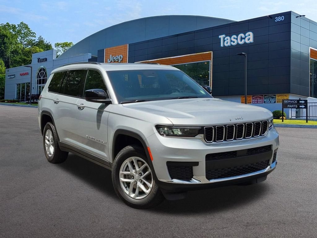 New 2026 Silver Zynith Exterior Paint Jeep Laredo X image 1