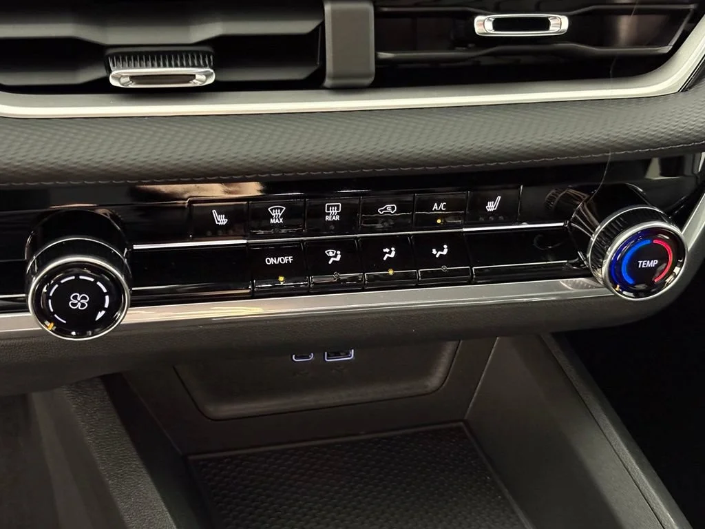 2027 Chevrolet Equinox LT - Photo 43