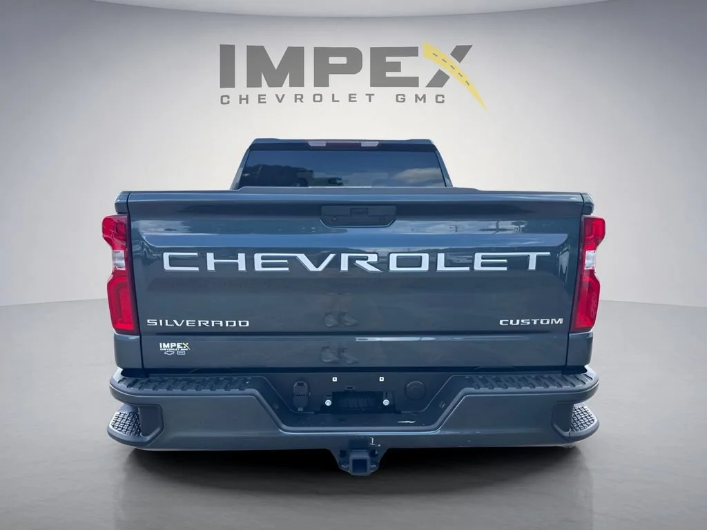 Used 2020 SHADOW GRAY METALLIC Chevrolet Custom image 4