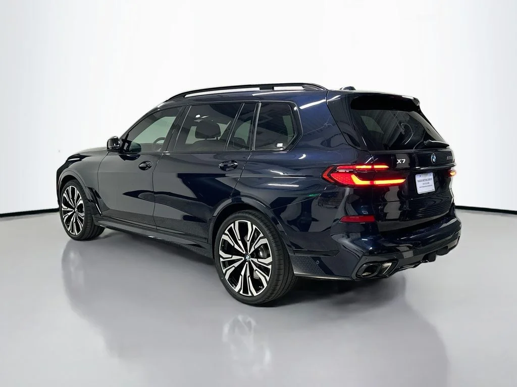 Used 2026 Black BMW M60i image 3