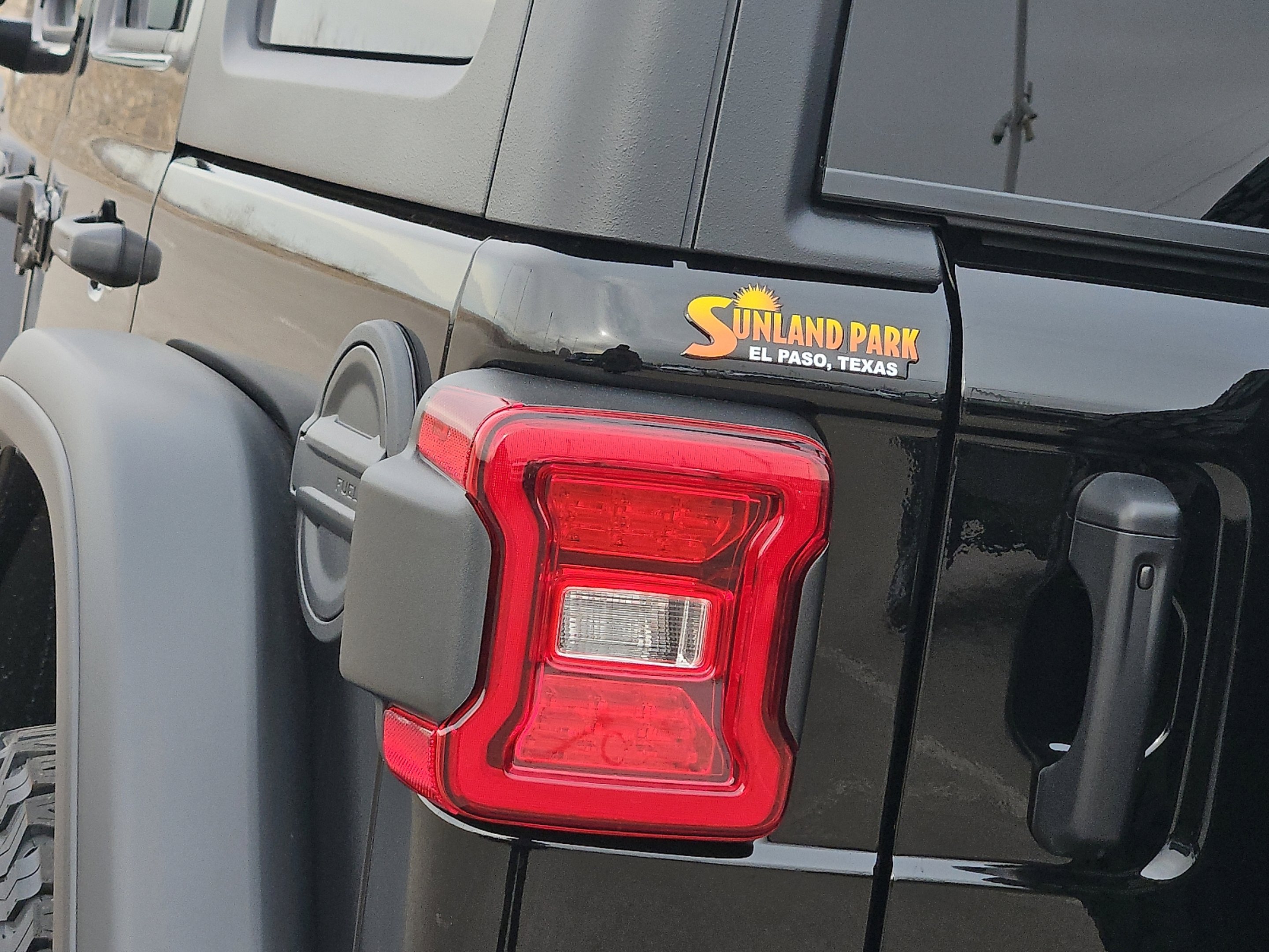 New 2026 Black Clear-Coat Exterior Paint Jeep Rubicon image 11