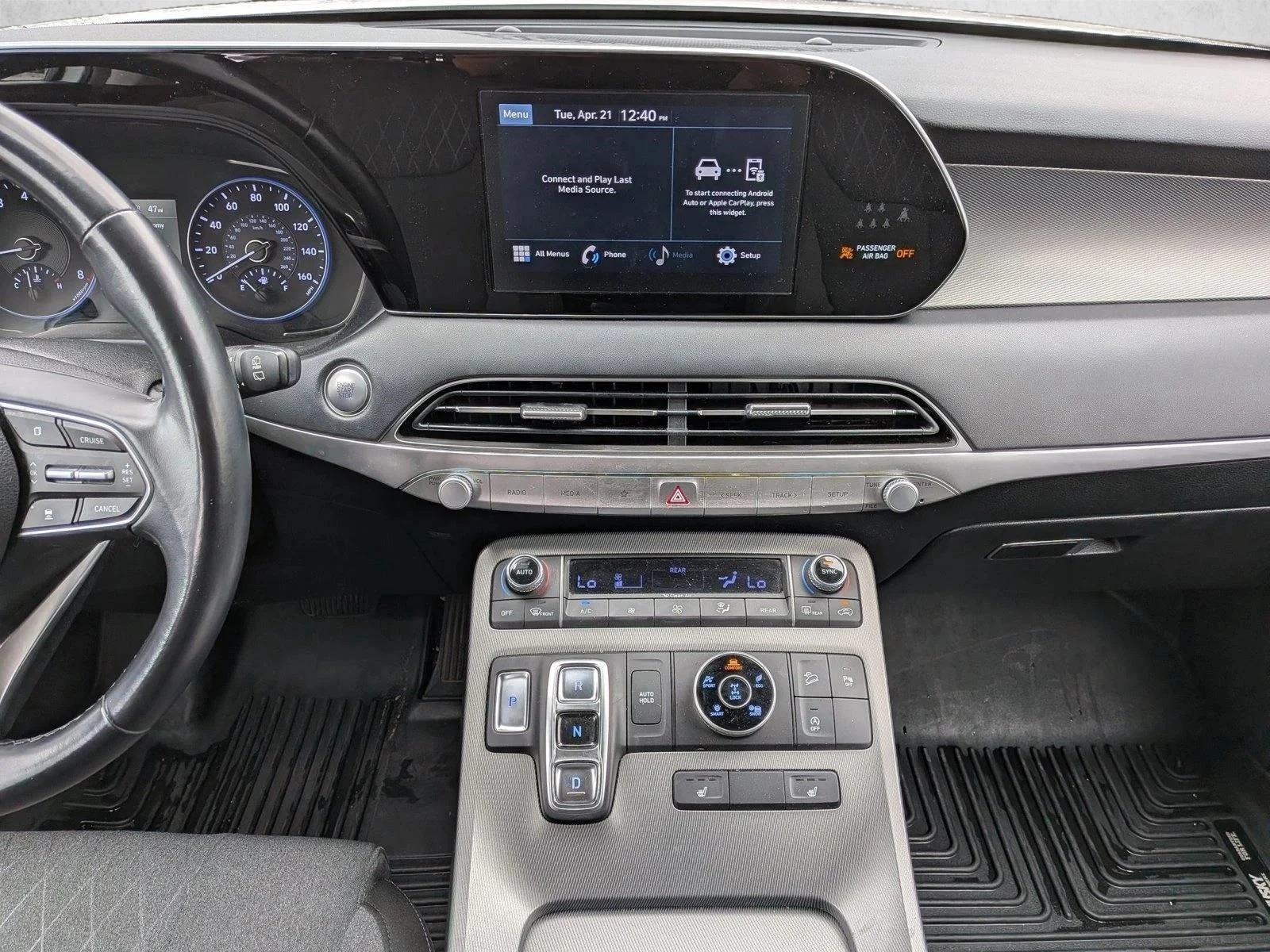 Used 2022 Hyper White Hyundai SEL image 14
