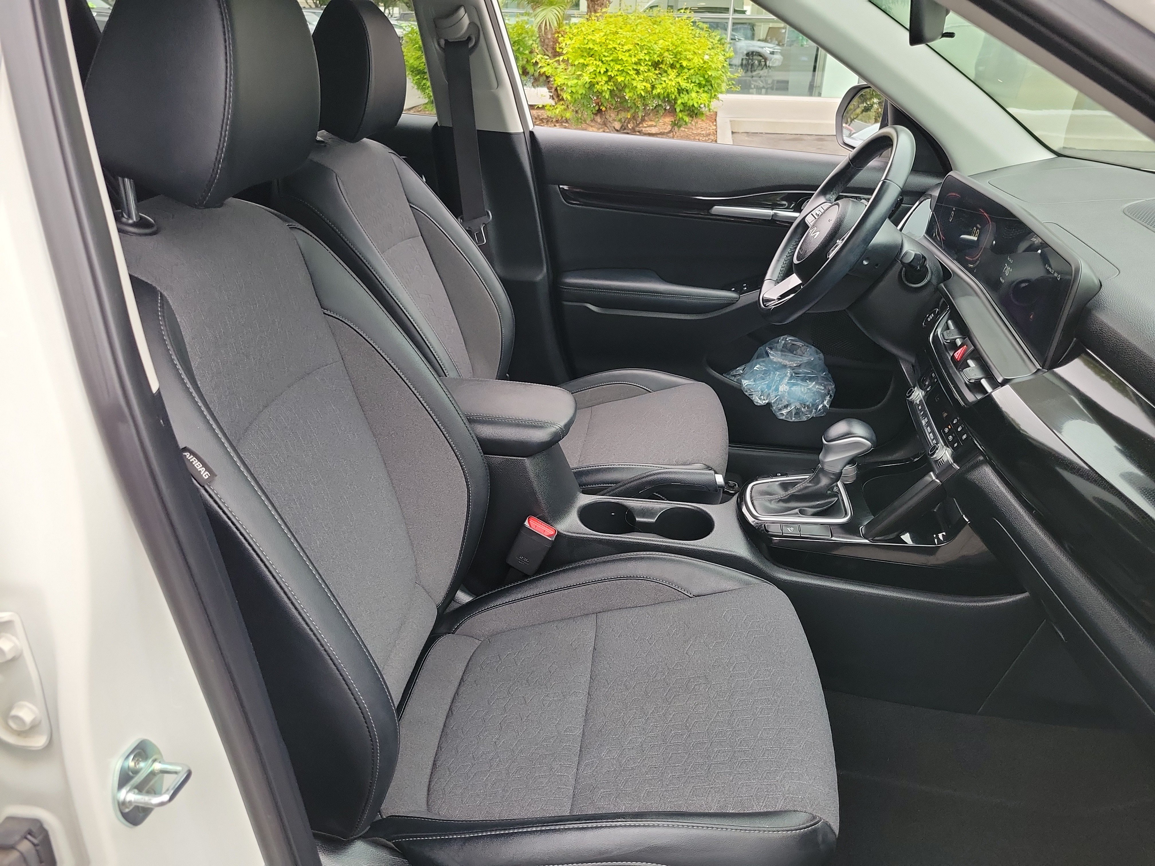 2025 Kia Seltos S - Photo 20