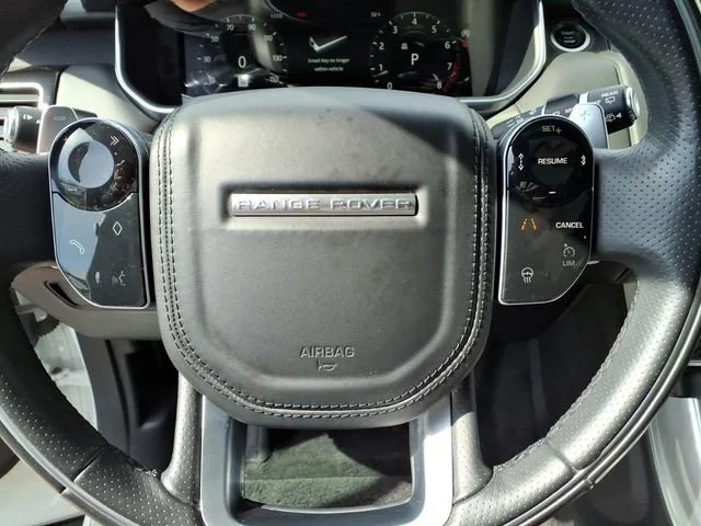 Used 2018  Land Rover HSE Dynamic image 18