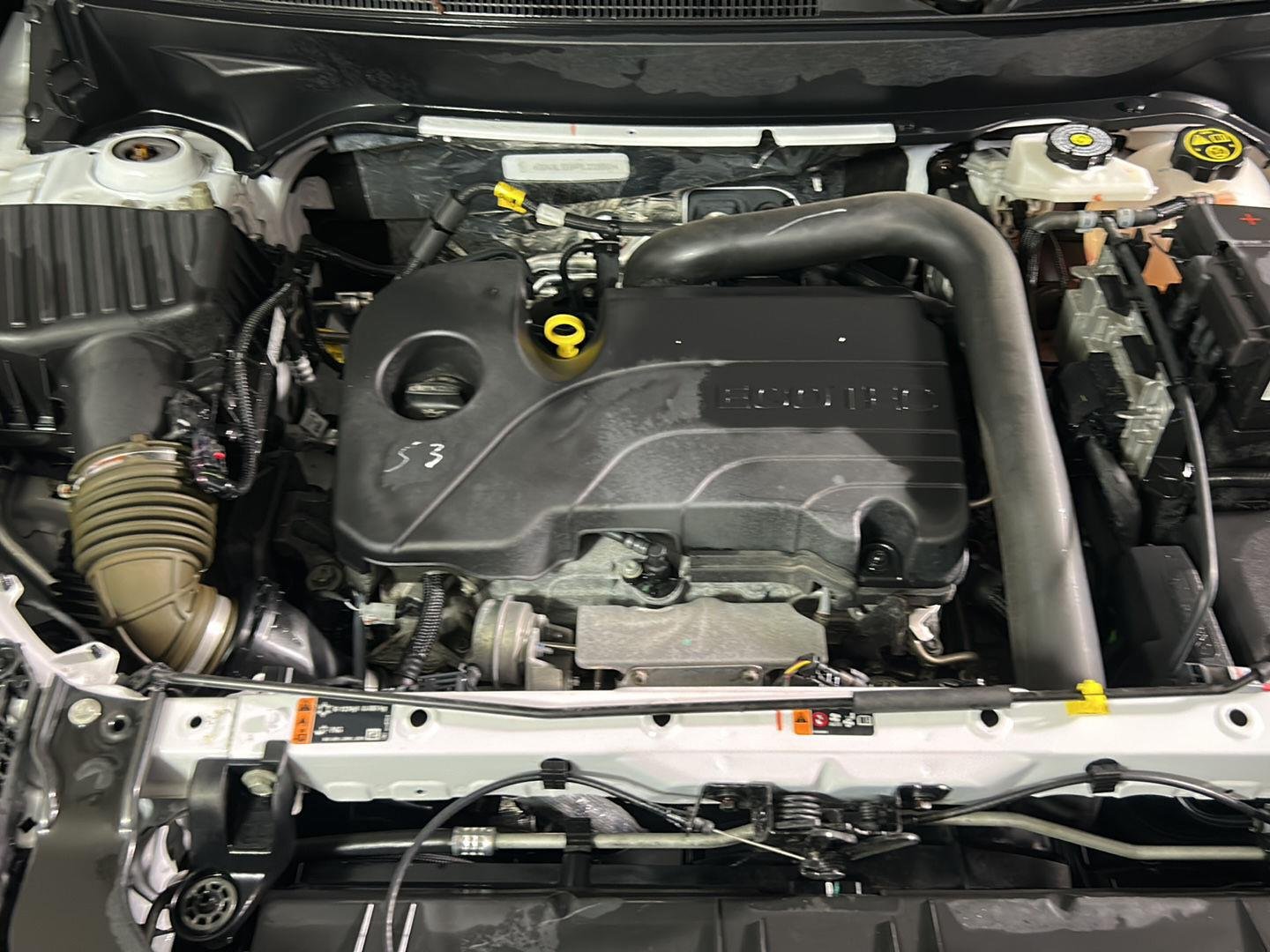 Used 2023 Summit White GMC SLE image 12