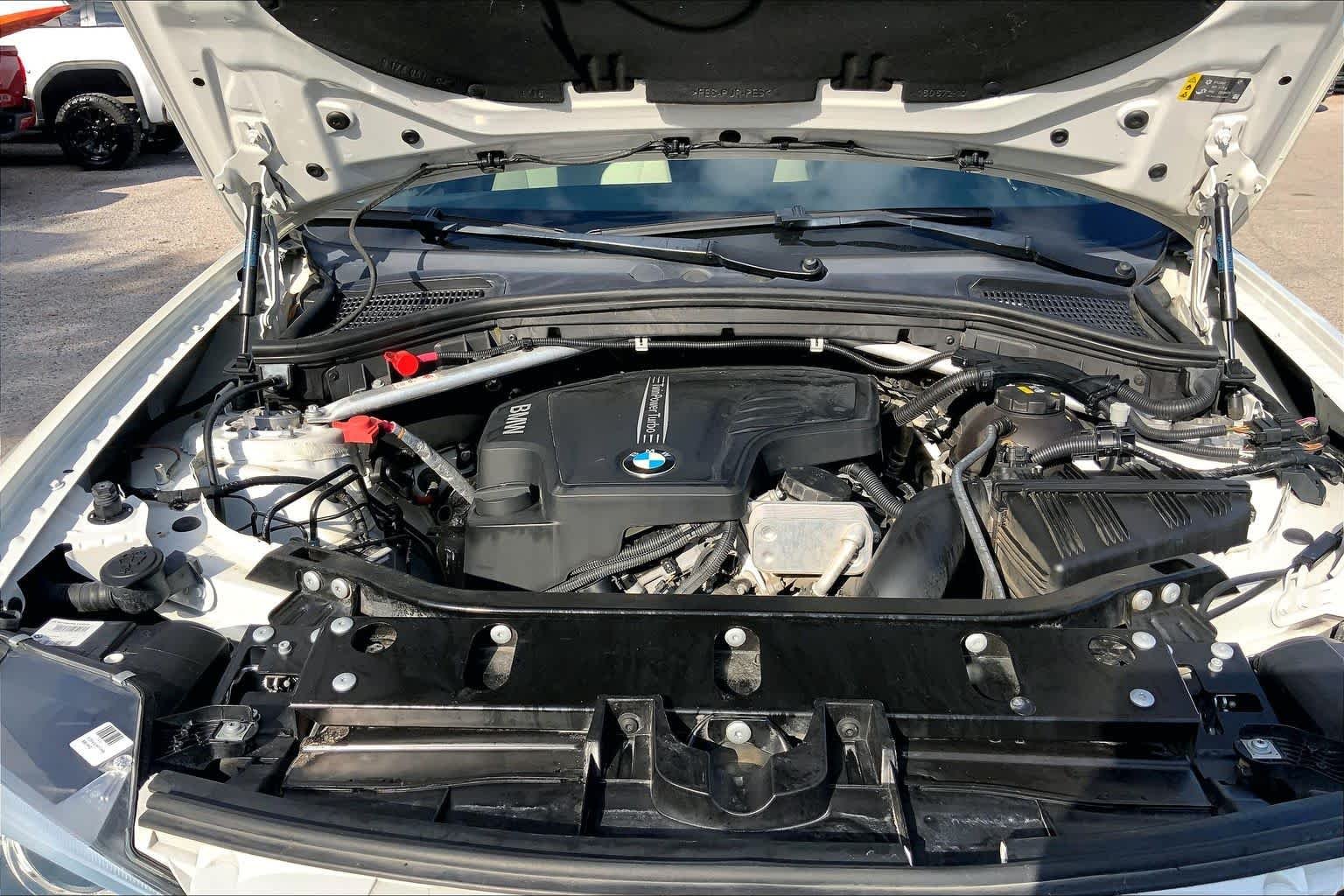 Used 2017 Alpine White BMW xDrive28i image 31