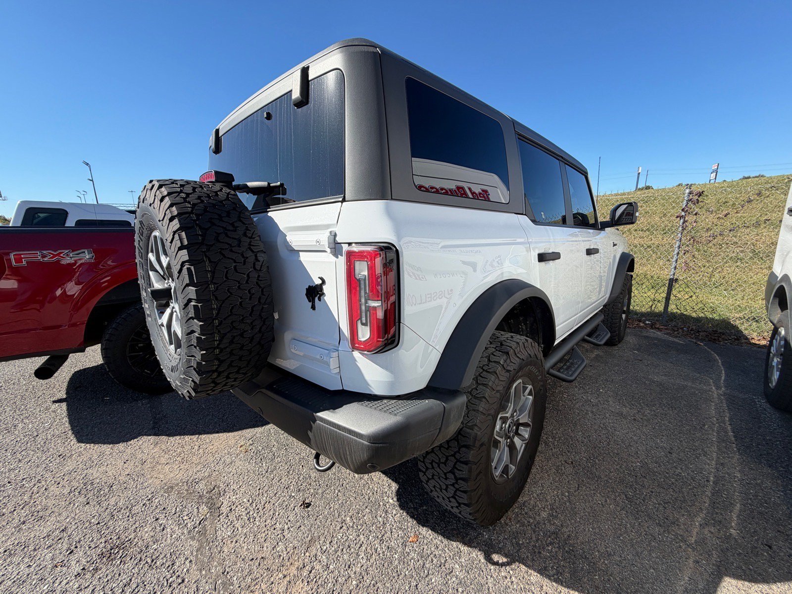 Used 2024 Oxford White Ford Badlands image 4