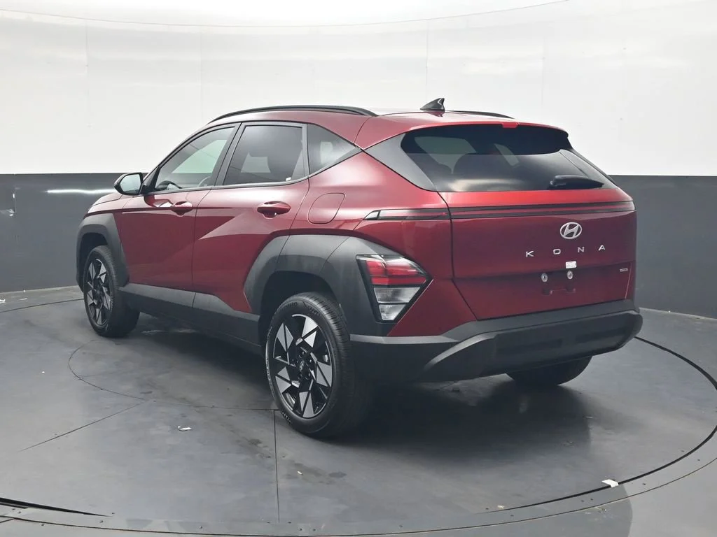 Used 2025 Red Hyundai SEL image 7