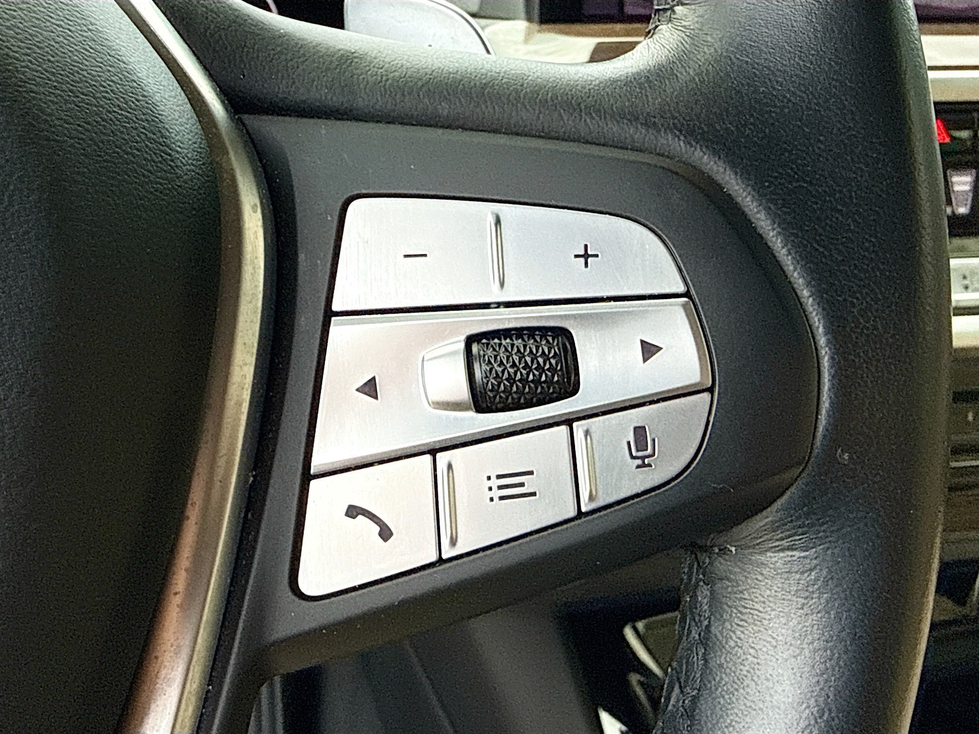 Used 2023 Jet Black BMW sDrive30i image 38