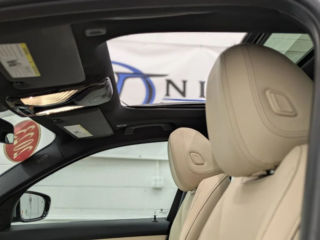 2023 BMW 3 Series 330i - Photo 9