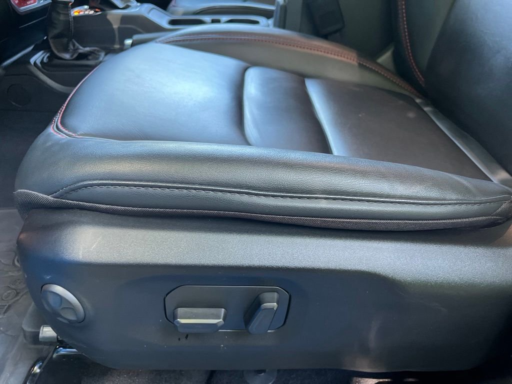 Used 2025 Blue Pearl Jeep Rubicon X image 18