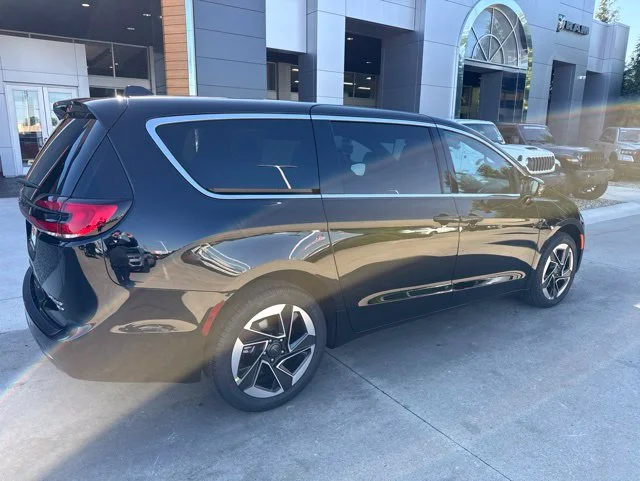 New 2027 Black Chrysler Limited image 3
