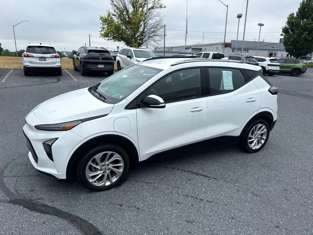 Used 2022 Summit White Chevrolet LT image 13