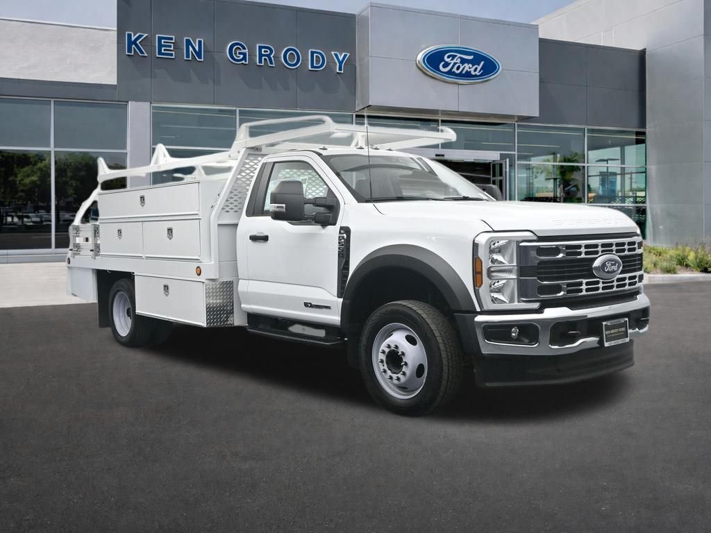 2025 Ford F-550 Super Duty Chassis Cab