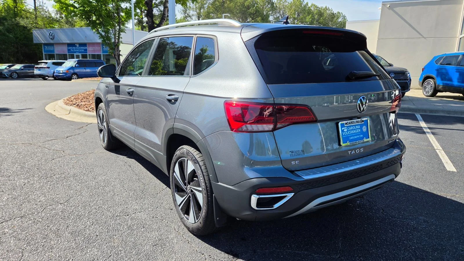 2024 Volkswagen Taos SE - Photo 4