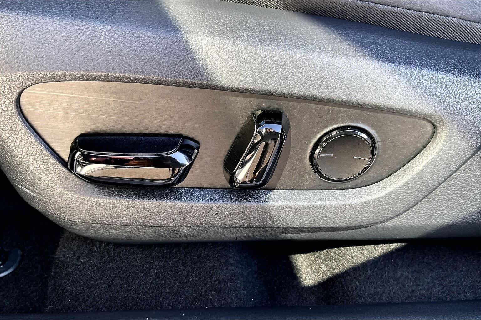 Certified Used 2026 ULTRA WHITE Lexus Premium image 34