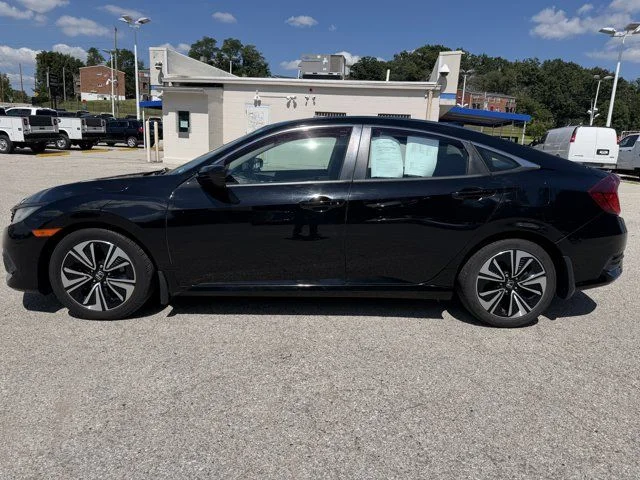 Used 2017  Honda EX-T image 4