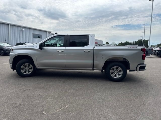 Used 2021 Silver Ice Metallic Chevrolet LT image 5