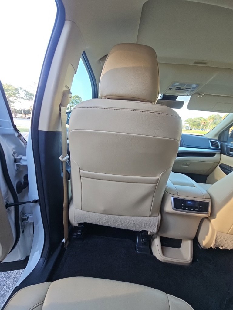 Used 2017 White Toyota XLE image 16