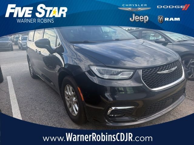 2022 Chrysler Pacifica Touring L's photo