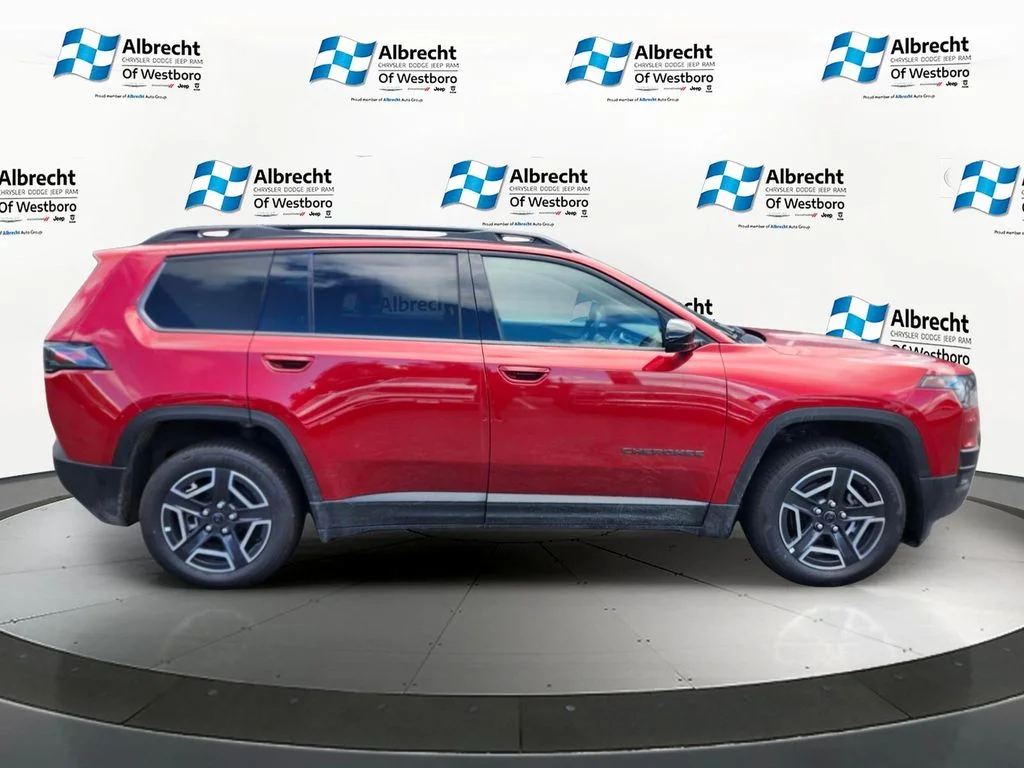 New 2026 Red Hot Pearl-Coat Exterior Paint Jeep Laredo image 6