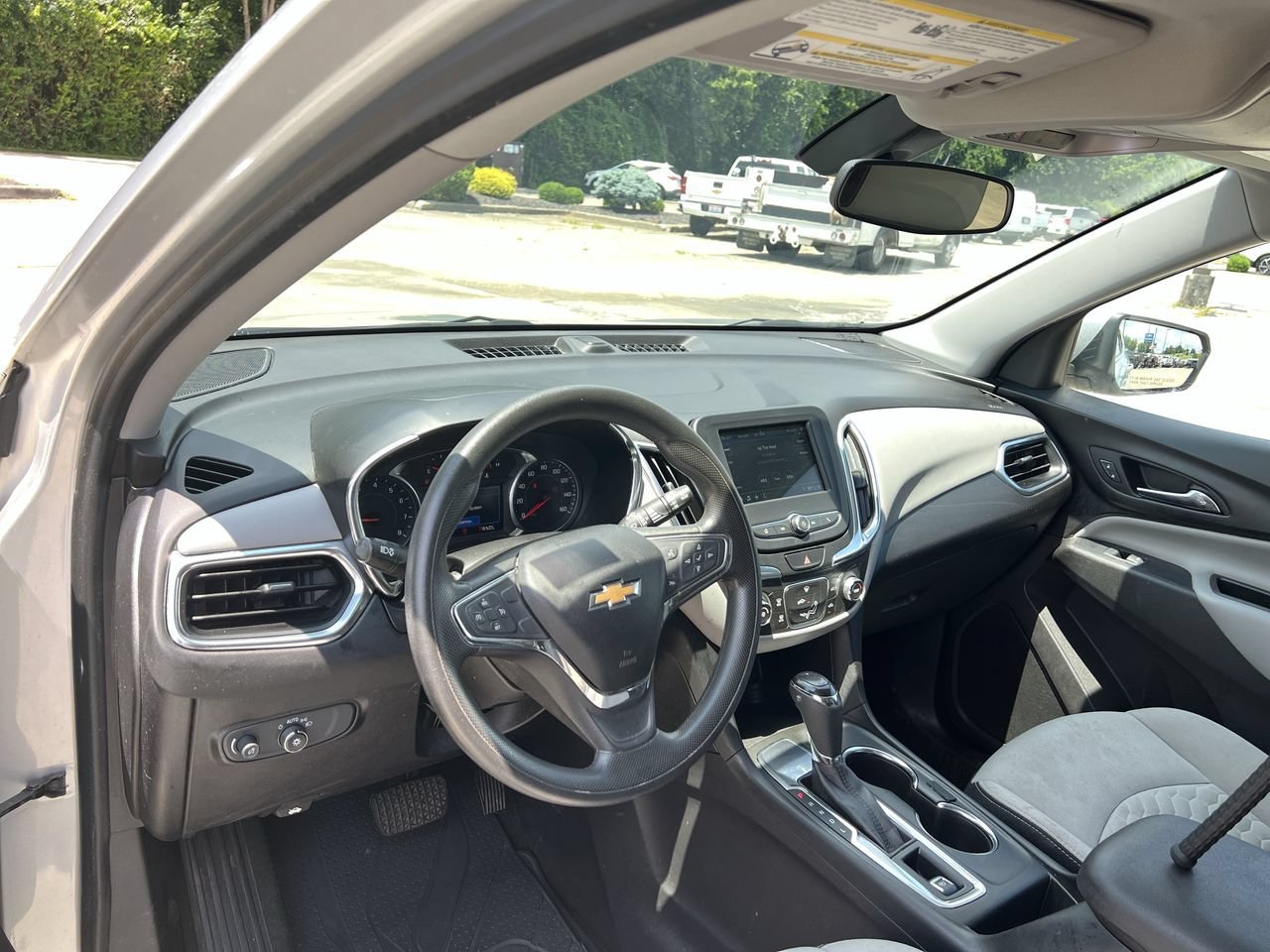 Used 2019 SILVER ICE METALLIC Chevrolet LT image 10