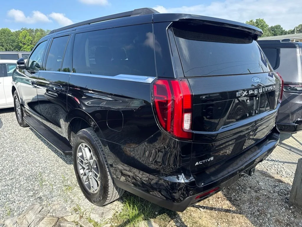 Used 2025 Black Ford Active image 6
