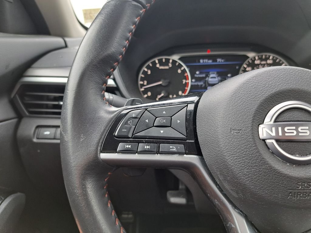 2025 Nissan Altima SR - Photo 14