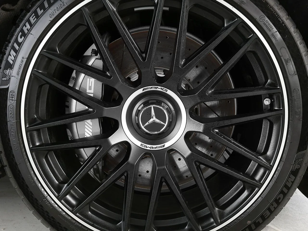 Used 2025 Gray Mercedes-Benz S 63 E AMG® image 6