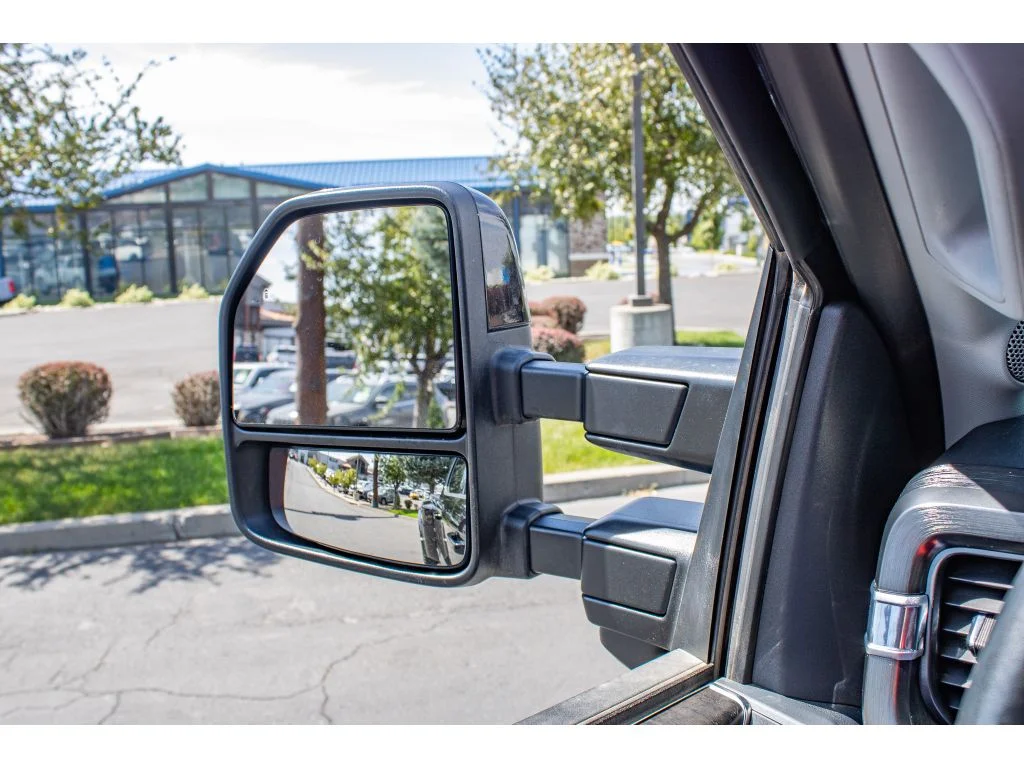 Used 2023 AGATE BLACK Ford LARIAT image 35